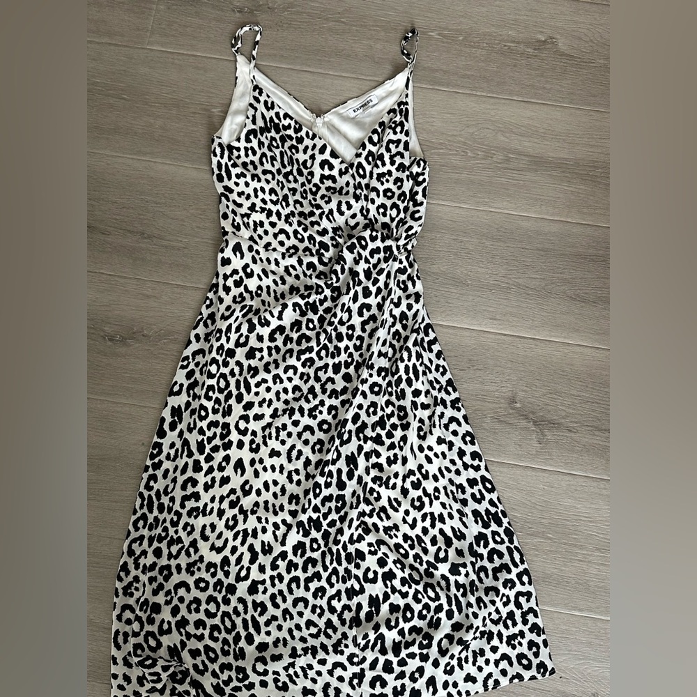 EXPRESS White and Black Leopard Dress Size Xs